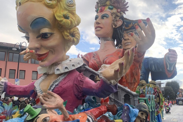 25^ CARNEVALE CORDENONESE - SFILATA CARRI ALLEGORICI